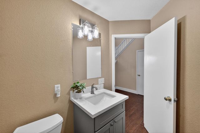 7701 Tamarindo Bay Dr, Sacramento, CA 95828