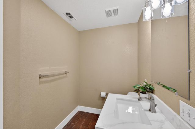 7701 Tamarindo Bay Dr, Sacramento, CA 95828