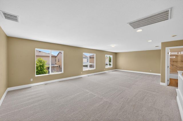 7701 Tamarindo Bay Dr, Sacramento, CA 95828