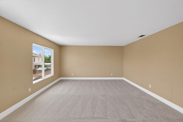 7701 Tamarindo Bay Dr, Sacramento, CA 95828