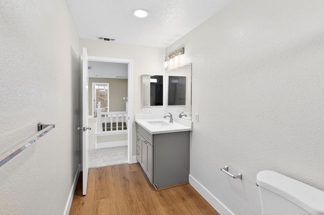 7701 Tamarindo Bay Dr, Sacramento, CA 95828