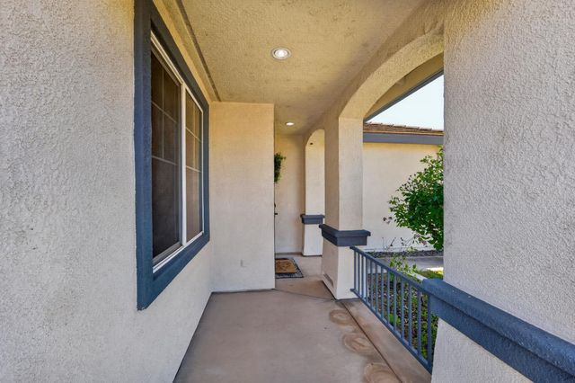 7701 Tamarindo Bay Dr, Sacramento, CA 95828