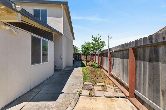 7701 Tamarindo Bay Dr, Sacramento, CA 95828