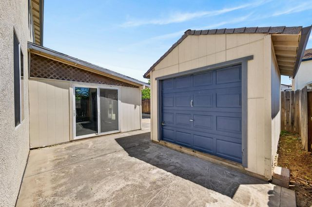 7701 Tamarindo Bay Dr, Sacramento, CA 95828