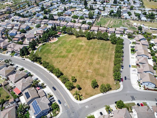 7701 Tamarindo Bay Dr, Sacramento, CA 95828