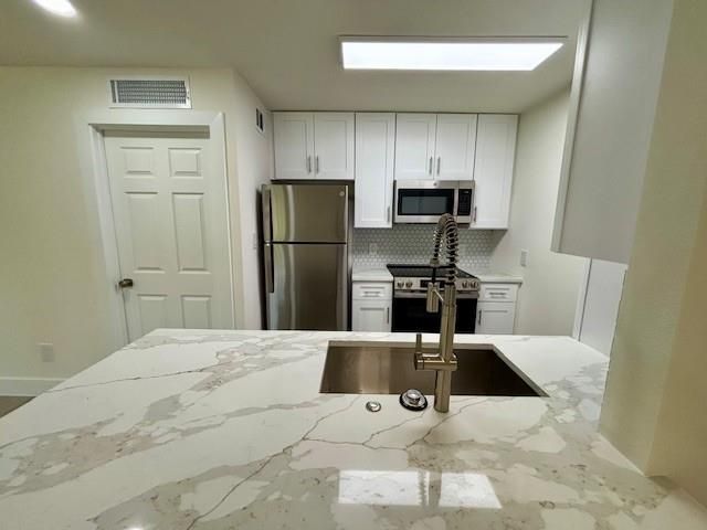 2121 Fountain View Drive 83, Houston, TX 77057