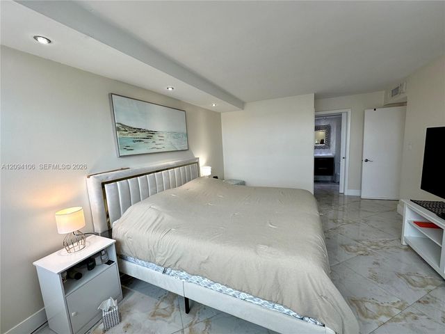 16558 NE 26th Avenue 5D, North Miami Beach, FL 33160