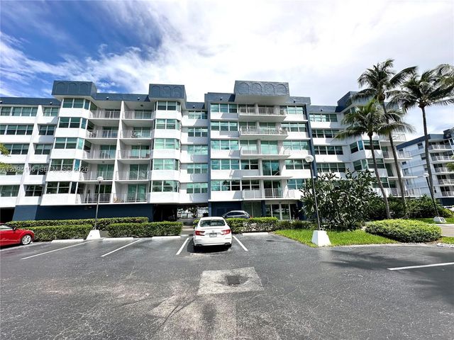 16558 NE 26th Avenue 5D, North Miami Beach, FL 33160