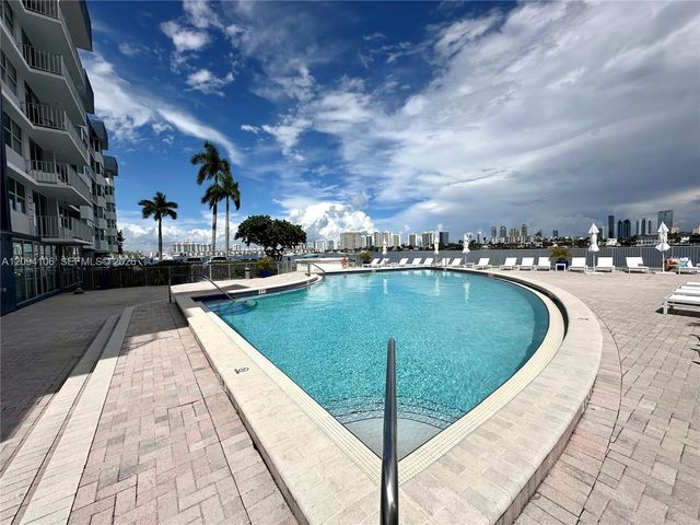 16558 NE 26th Avenue 5D, North Miami Beach, FL 33160