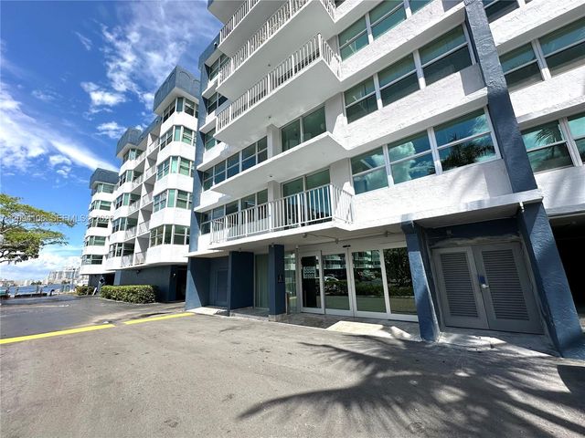16558 NE 26th Avenue 5D, North Miami Beach, FL 33160