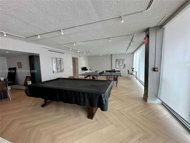 16558 NE 26th Avenue 5D, North Miami Beach, FL 33160