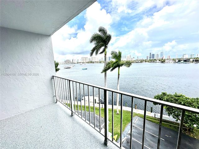 16558 NE 26th Avenue 5D, North Miami Beach, FL 33160