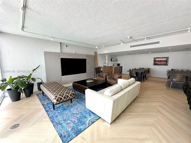16558 NE 26th Avenue 5D, North Miami Beach, FL 33160