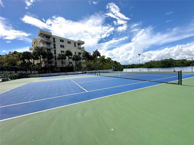 16558 NE 26th Avenue 5D, North Miami Beach, FL 33160