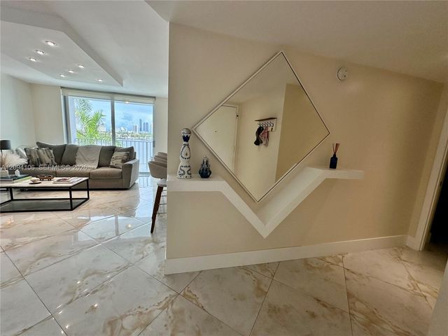 16558 NE 26th Avenue 5D, North Miami Beach, FL 33160