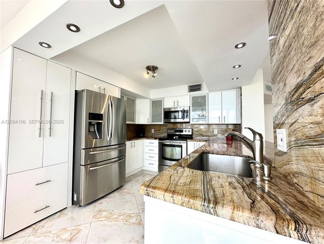 16558 NE 26th Avenue 5D, North Miami Beach, FL 33160