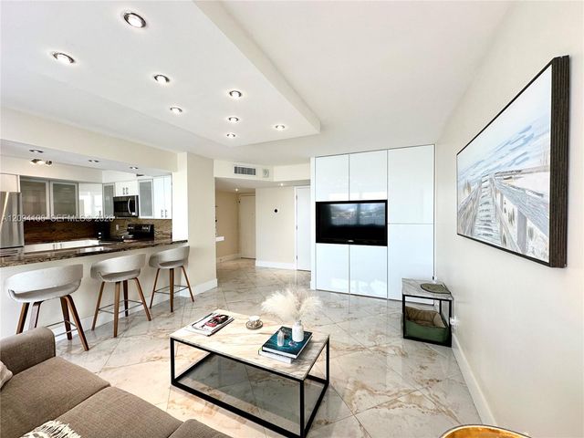16558 NE 26th Avenue 5D, North Miami Beach, FL 33160