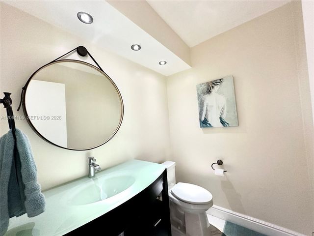 16558 NE 26th Avenue 5D, North Miami Beach, FL 33160