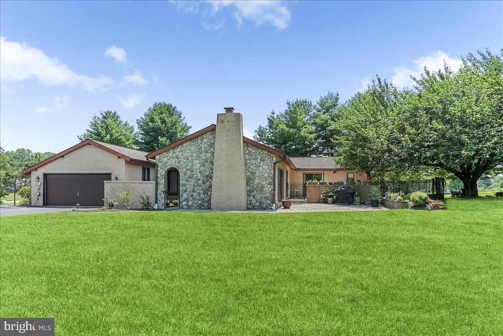 6 TOWER LN, Lincoln University, PA 19352
