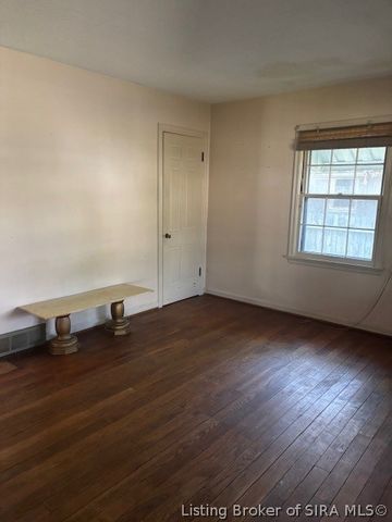 534 N Whitcomb Avenue, Clarksville, IN 47129