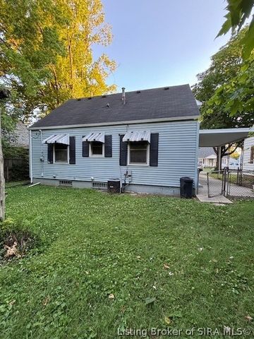 534 N Whitcomb Avenue, Clarksville, IN 47129