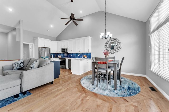 377 E Degraffenreid Street, Springfield, MO 65810