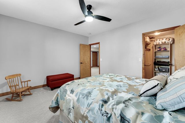 377 E Degraffenreid Street, Springfield, MO 65810