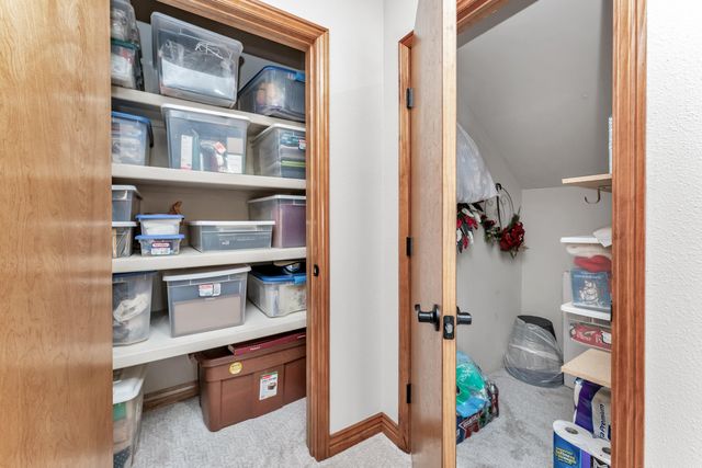 377 E Degraffenreid Street, Springfield, MO 65810