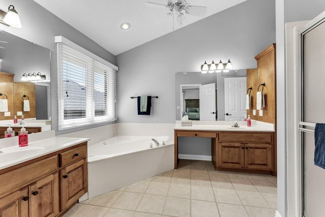 377 E Degraffenreid Street, Springfield, MO 65810