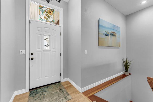 377 E Degraffenreid Street, Springfield, MO 65810