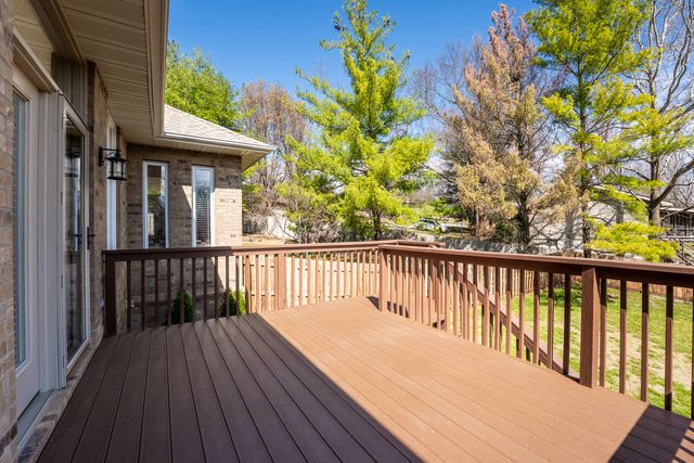 377 E Degraffenreid Street, Springfield, MO 65810