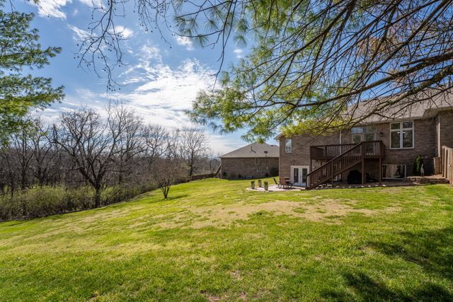 377 E Degraffenreid Street, Springfield, MO 65810