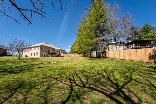 377 E Degraffenreid Street, Springfield, MO 65810