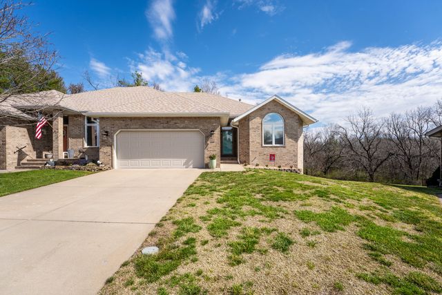 377 E Degraffenreid Street, Springfield, MO 65810