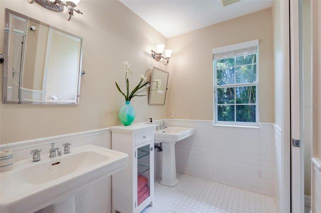 5904 RIVERVIEW BOULEVARD, Bradenton, FL 34209