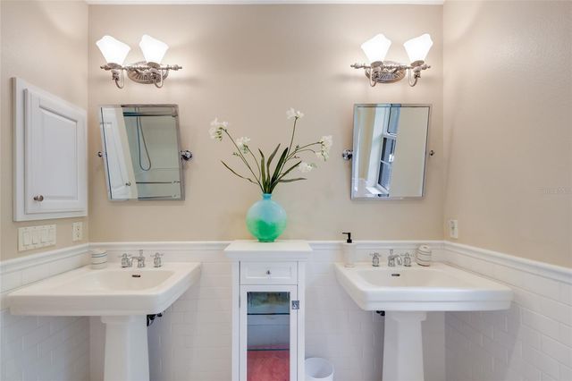 5904 RIVERVIEW BOULEVARD, Bradenton, FL 34209