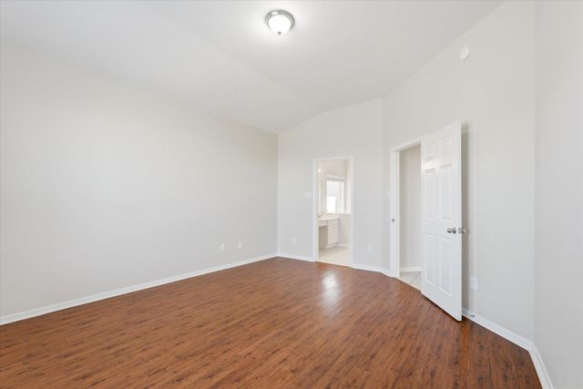 10807 Mockernut Street, Baytown, TX 77523