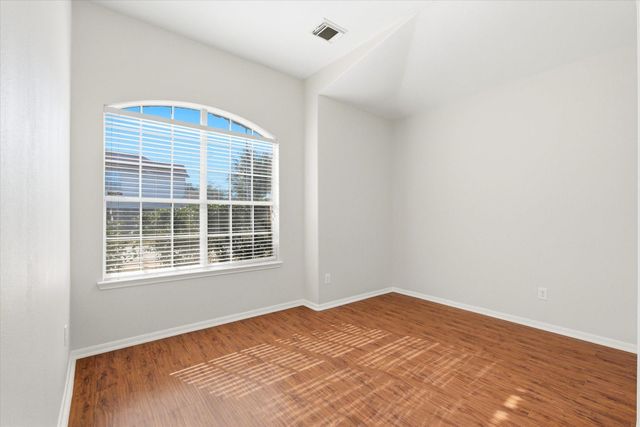 10807 Mockernut Street, Baytown, TX 77523