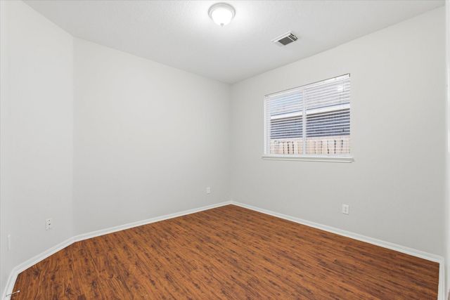 10807 Mockernut Street, Baytown, TX 77523