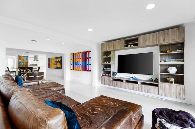 3759 Oaks Clubhouse Drive P7, Pompano Beach, FL 33069