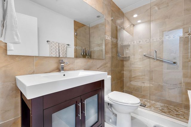 3759 Oaks Clubhouse Drive P7, Pompano Beach, FL 33069