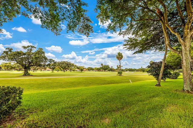3759 Oaks Clubhouse Drive P7, Pompano Beach, FL 33069