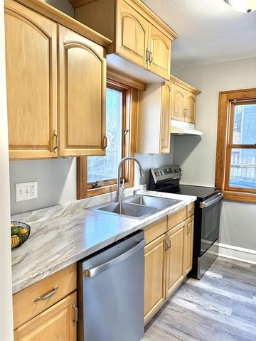 1908 N ALVIN STREET, Appleton, WI 54911