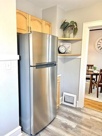 1908 N ALVIN STREET, Appleton, WI 54911