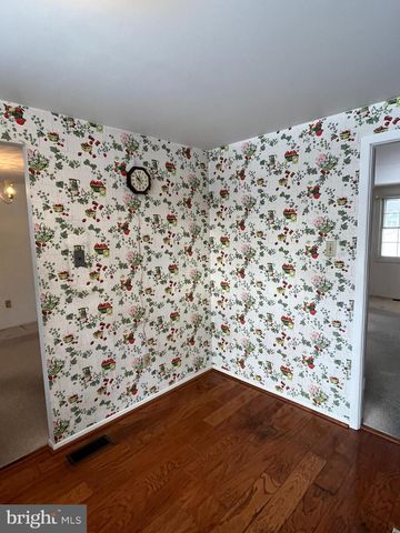 19 NEPTUNE LN, Willingboro, NJ 08046