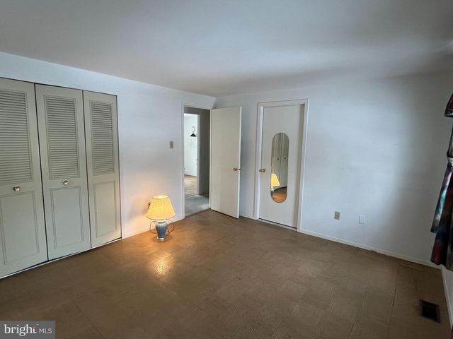 19 NEPTUNE LN, Willingboro, NJ 08046