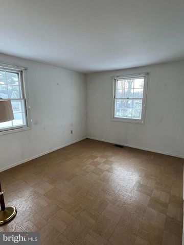 19 NEPTUNE LN, Willingboro, NJ 08046