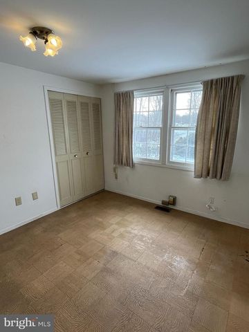 19 NEPTUNE LN, Willingboro, NJ 08046