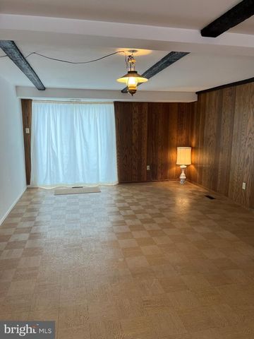 19 NEPTUNE LN, Willingboro, NJ 08046