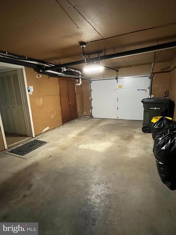 19 NEPTUNE LN, Willingboro, NJ 08046